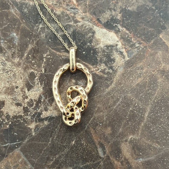 Michael Hill 10k/Diamond Necklace ❤️❤️ - Picture 5 of 5